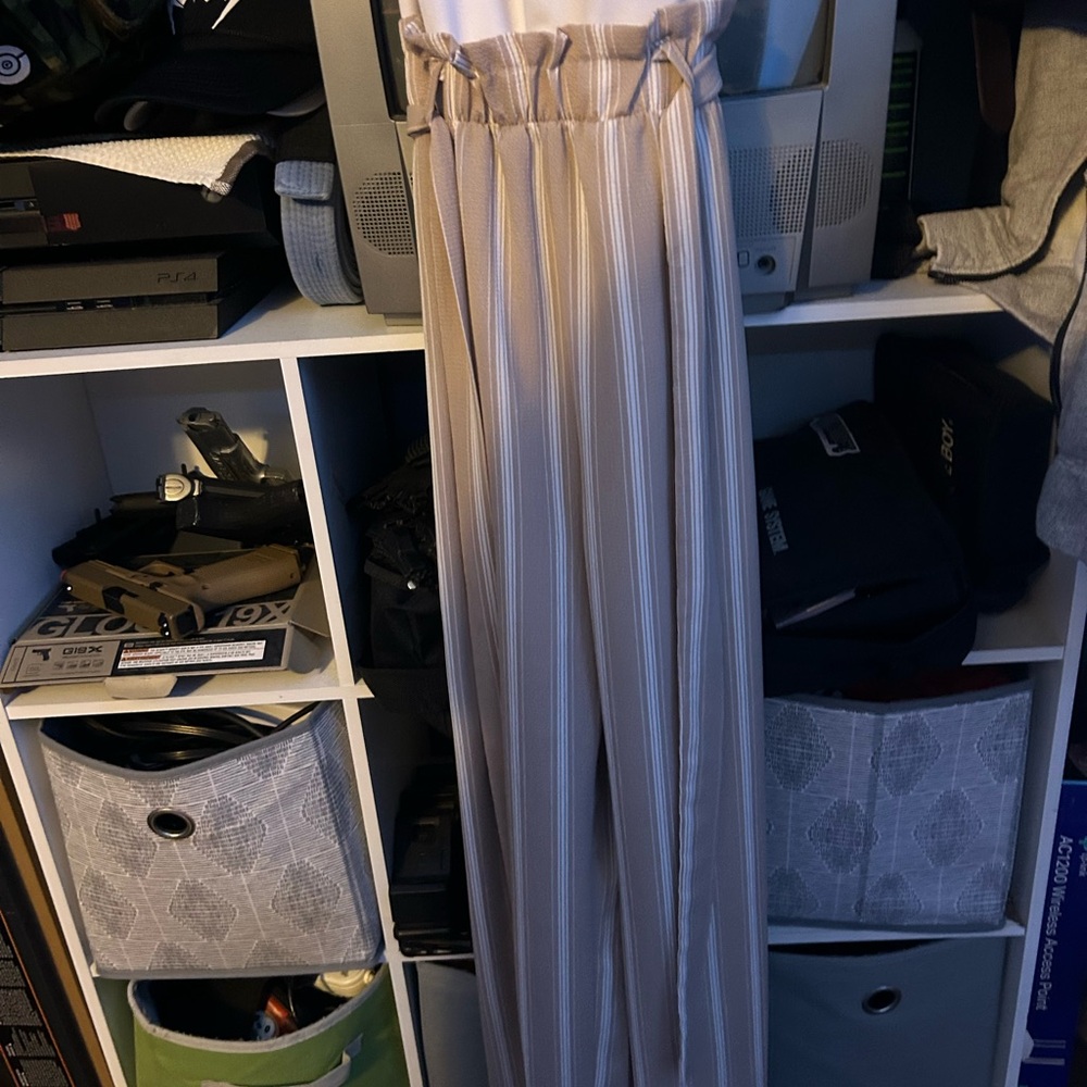 Elegant White and Tan Women's Jumpsuit with Tie Waist - Picture 2 of 3